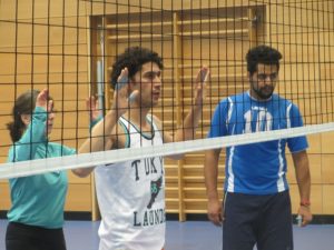 Volleyball-Zaki + Emamuddin am Netz