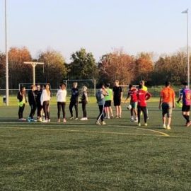 Gemeinsam Kicken verbindet! Gemeinsam Kicken verbindet!